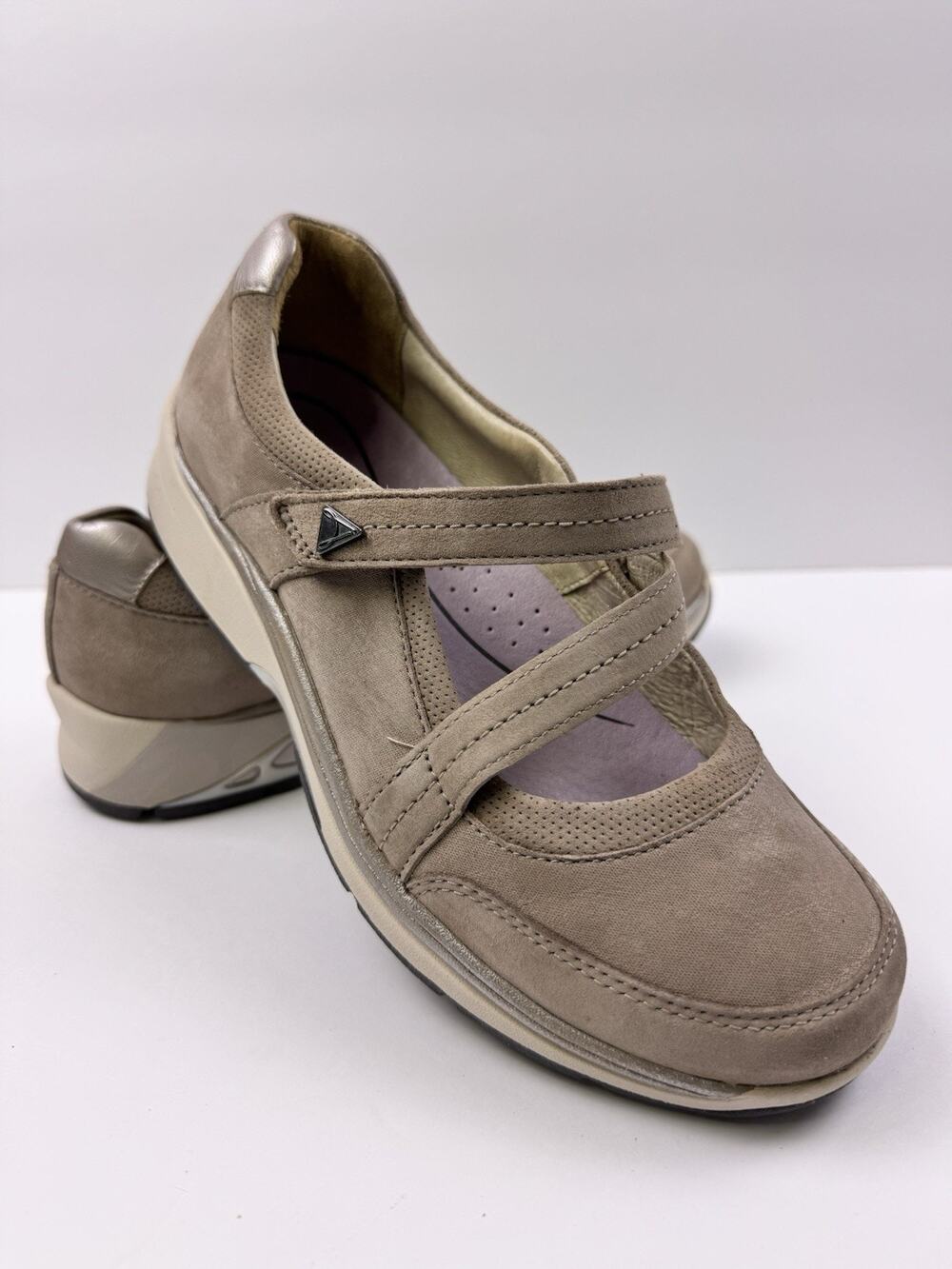 Aravon Women’s Pyper Cross Strap Mary Jane Shoes Taupe Hook & Loop Comfort Sz 8